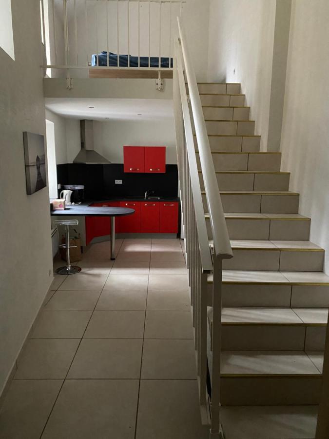 Appartement Calme Centre Ville Historique Юсель Екстер'єр фото
